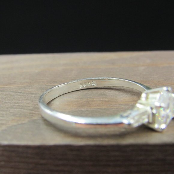 Size 8.75 Sterling Silver Love Heart Cubic Zirconia Rustic Band Ring Vintage - Picture 5 of 8